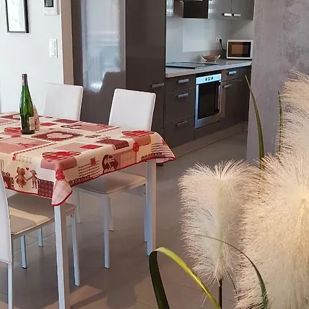 A L'ancien Moulin Apartment *